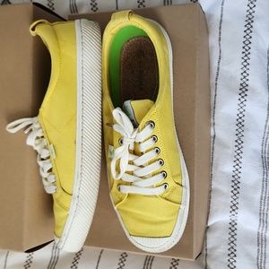 Yellow Cariuma Unisex Shoes